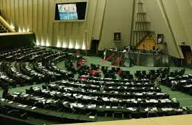 احداث پتروپالایشگاه‌ها از بهارستان موافقت گرفت/ بورس یکی از بازوهای نقدینگی طرح مجلس
