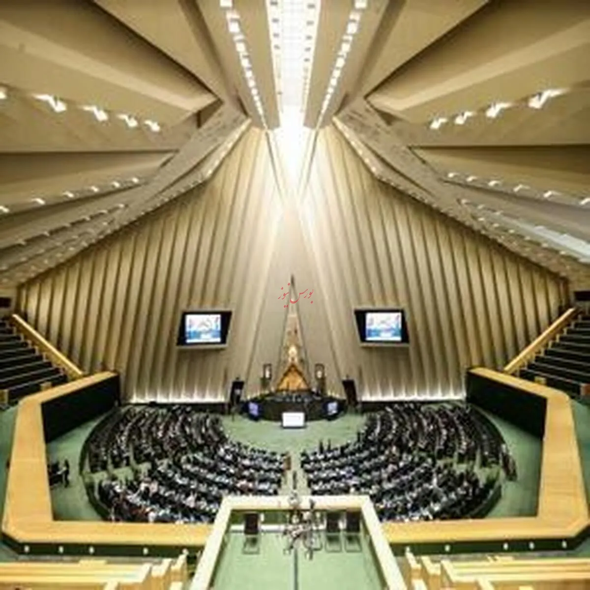 درخواست نمایندگان از پزشکیان برای لغو واگذاری ایران‌خودرو به کروز