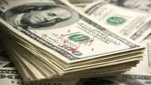 دلار در صرافی‌ها عقب نشست