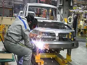 تزریق نقدینگی به صنعت خودرو راهگشا نیست