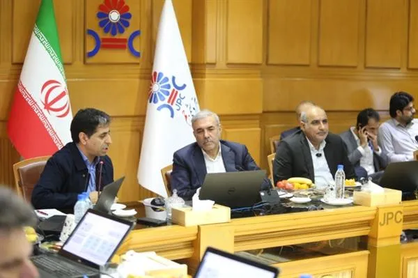 بازدید مشاور رئیس جمهور و دبیر شورای عالی مناطق آزاد تجاری کشور از پتروشیمی جم