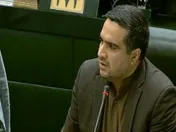 نماینده مجلس از عدم حضور رئیس بانک مرکزی و وزیر اقتصاد انتقاد کرد