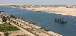 صف عبور در کانال سوئز