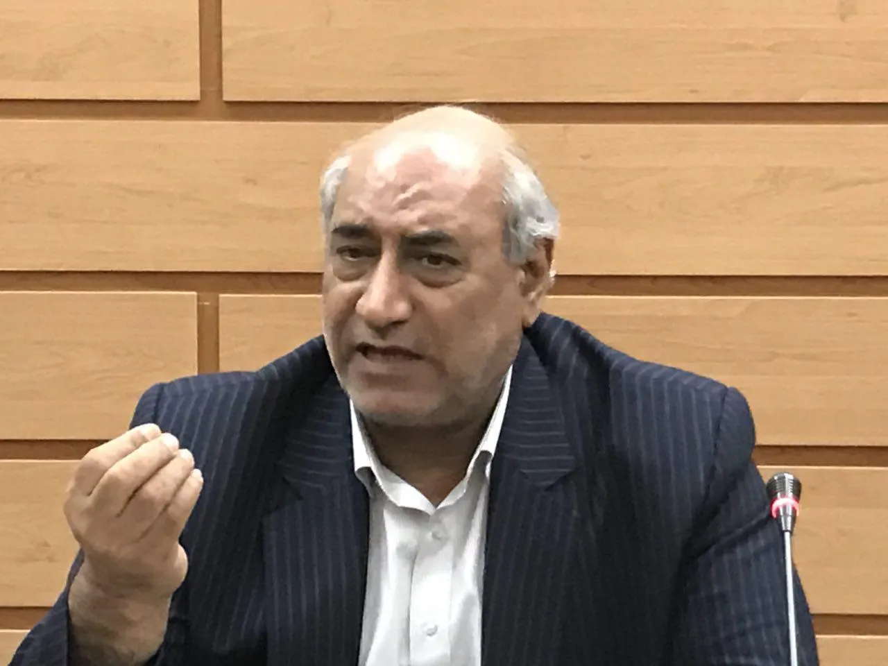 وزیر اقتصاد جدید باید همتراز یا بالاتر از کرباسیان باشد