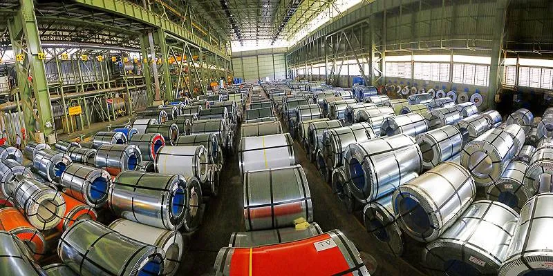 فولادی‌ها درگیر سدهای صادراتی/ مازاد تولید و مشکل رسوب فولاد در کارخانه‌ها