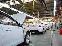 احیاء، نوسازی و بومی سازی صنعت خودرو دغدغه وزیر صنعت