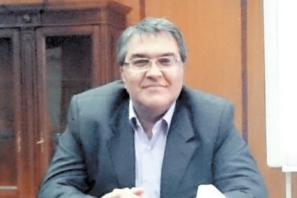 سیاست‌گذاری غلط بر پیکر خودروسازی سنگین
