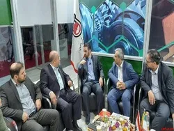 بازدید مسئولین، دست اندرکاران و بازرگانان صنعت کشور از غرفه ذوب آهن اصفهان