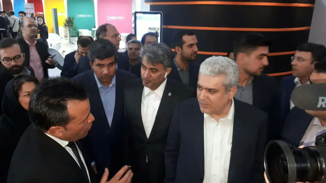 افتتاح فین استارز پلاس در نمایشگاه بورس، بانک و بیمه
