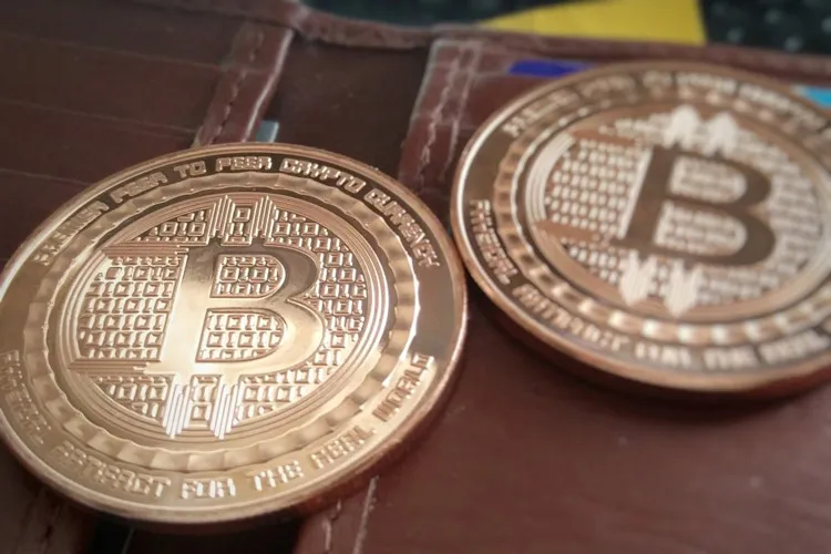سقوط ارزش بیت کوین در اثر خط و نشان دولت چین