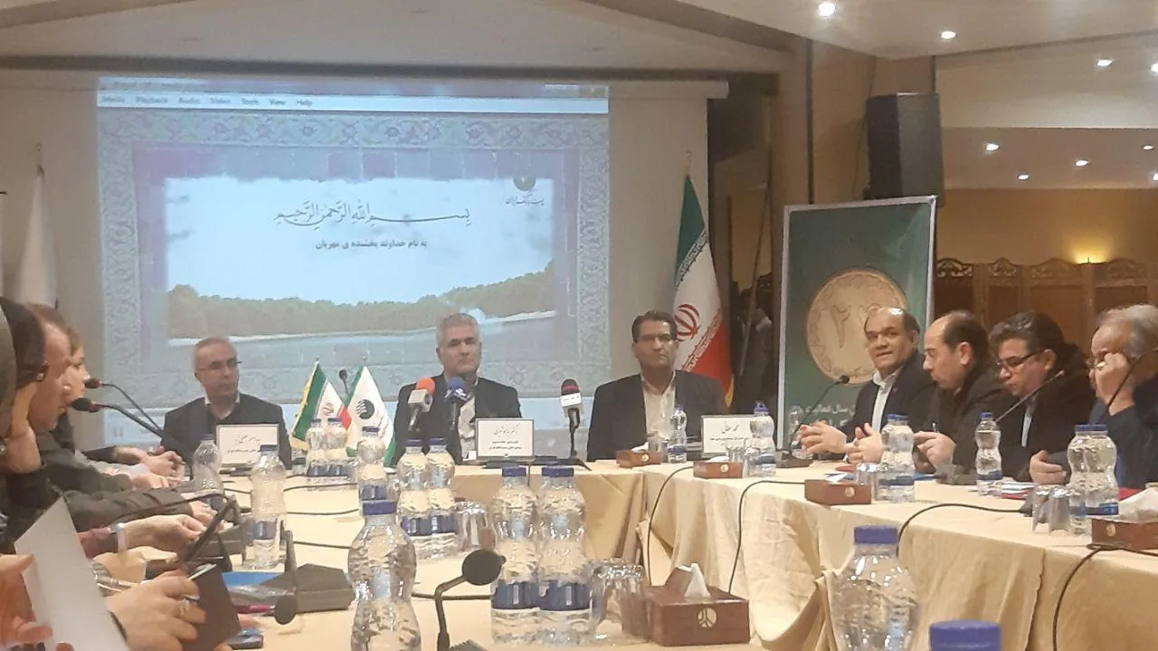 زیان انباشته ۱۱۰۰ میلیارد تومانی بانک ۳۲۵ میلیارد تومانی!