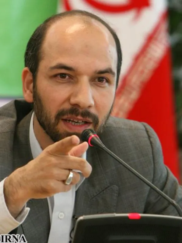 محرابیان چشم اسفندیار را هدف گرفت