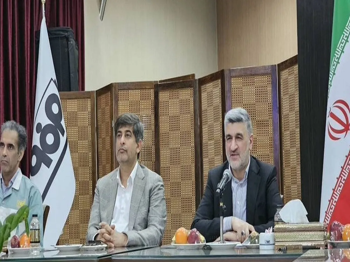 گروه فولاد مبارکه همچنان مقاوم و سربلند ایستاده است