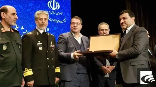 علی محمدی مدیرعامل شرکت فولاد خوزستان، مدیر نمونه جهادی کشور شد