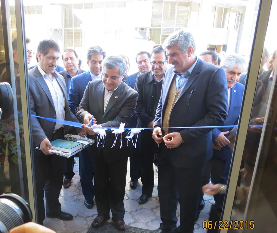بانک تجارت اولین واحد ارزی استان ایلام را افتتاح کرد