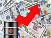 برای دومین بار؛ قیمت نفت از ۱۰۰ دلار عبور کرد