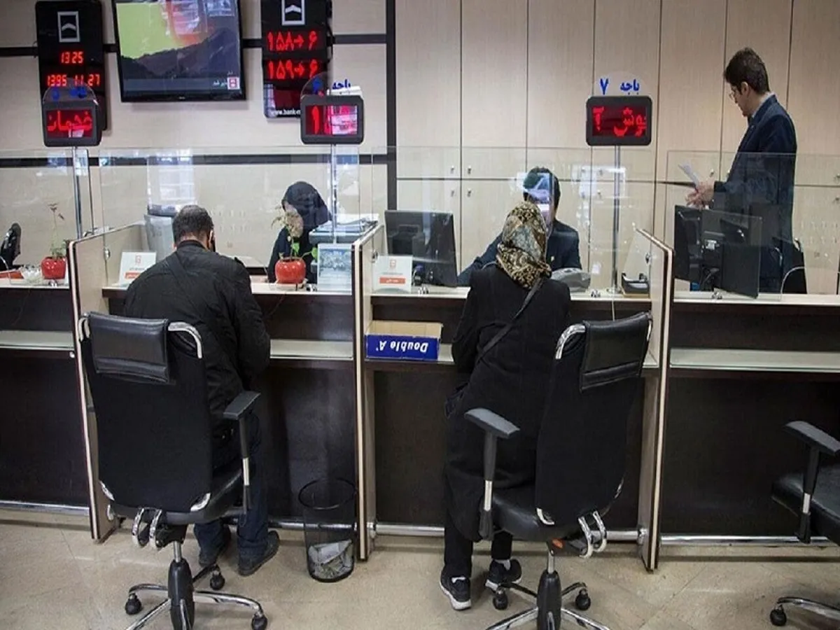 پوست خربزه انحلال بانک‌ها زیر پای دولت چهاردهم