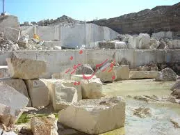 سنگ معدن مرمریت کرم رنگ بسیار مرغوب در فارس