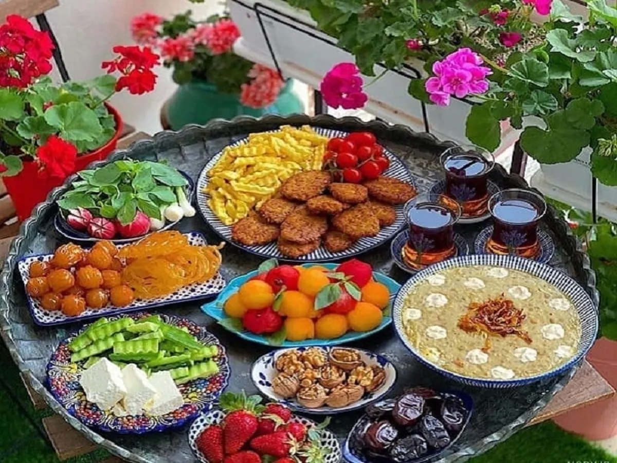 چه خوراکی هایی برای افطار مناسب است؟