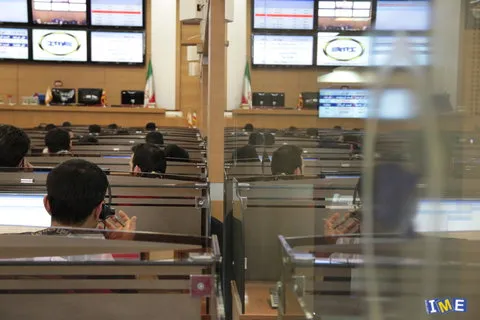 تنظیم بازار مرغ کشور از طریق معاملات سلف بورس کالا/تاریخ مصرف مرغ دیگر منقضی نمی شود!