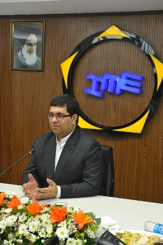 از راه اندازی بورس خودرو، ارز و مسکن تا تسویه در بانک های خارجی / حضور دلال در بورس کالا بهانه است