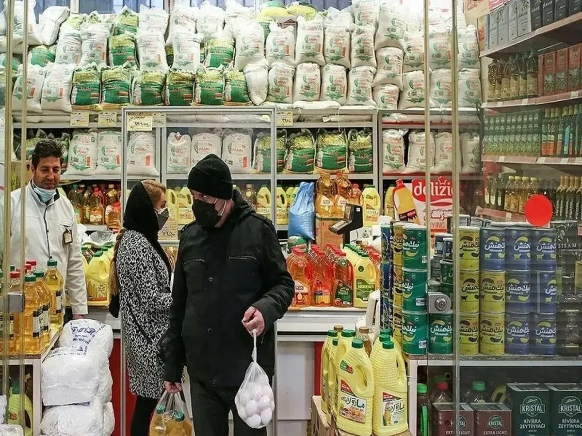 انفجار قیمت‌ها در بخش مواد غذایی/ درآمد شرکت‌ها در اولویت است یا معیشت مردم؟
