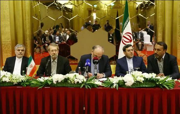 غرب نگاه کاسبکارانه در مذاکرات را کنار بگذارند/در یمن نیرو نداریم