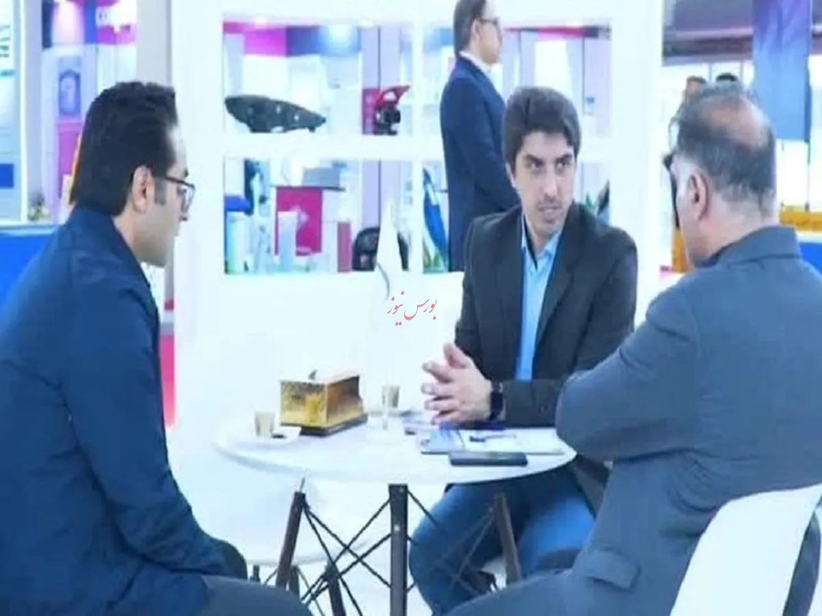 حضور مدیر عامل پتروشیمی خوزستان در بیست و چهارمین نمایشگاه رنگ و رزین